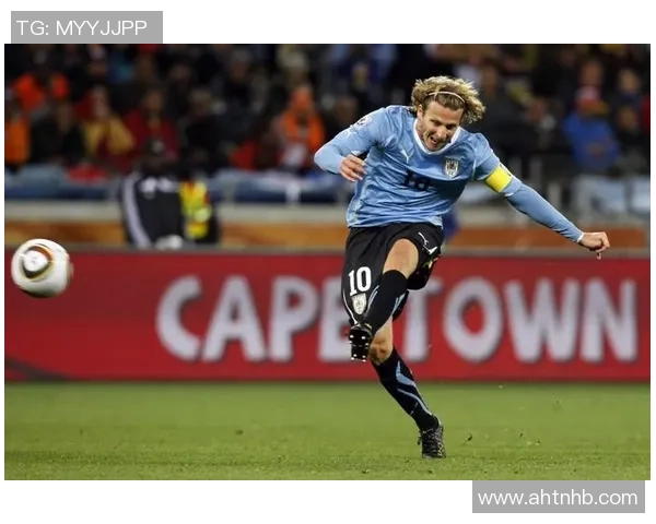 闪耀绿茵场的足球明星双排项链展现个性与风格的完美结合